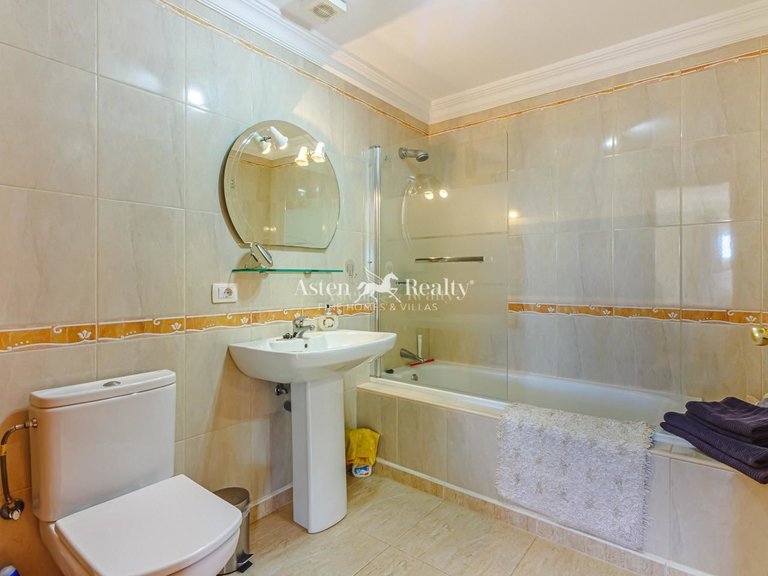 Villa for Sale in Valle De San Lorenzo, Tenerife 8