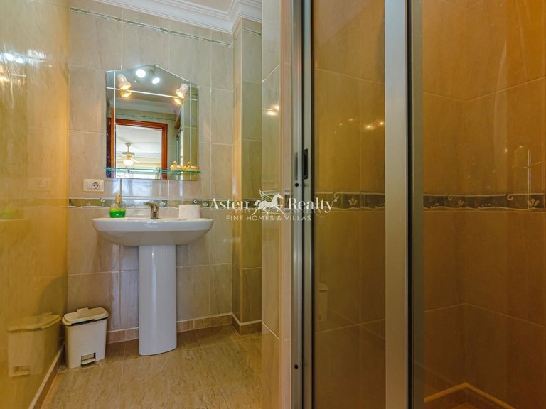 Villa for Sale in Valle De San Lorenzo, Tenerife 9