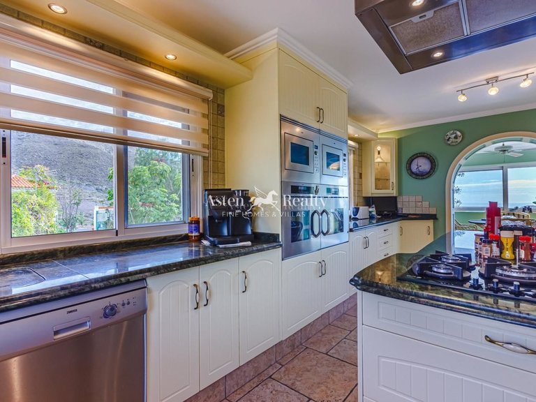 Villa for Sale in Valle De San Lorenzo, Tenerife 46