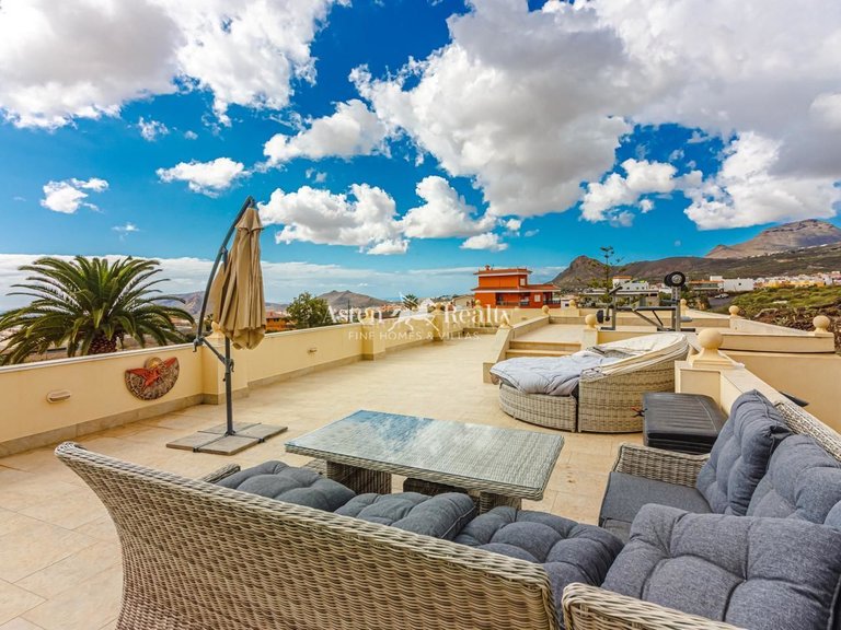 Villa for Sale in Valle De San Lorenzo, Tenerife 1