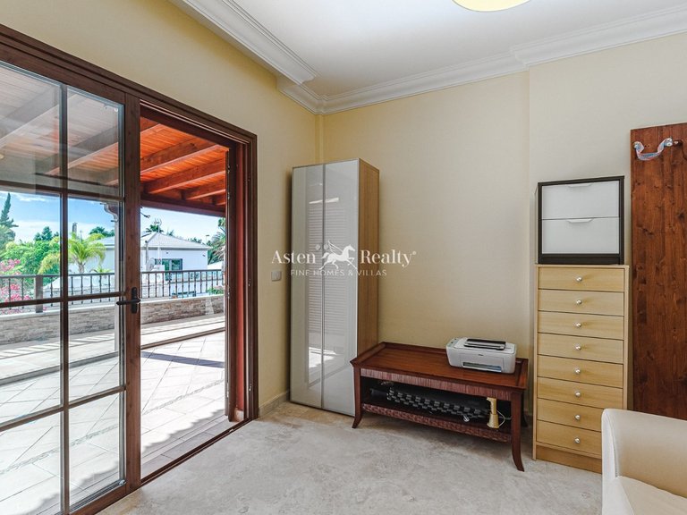 Town House for Sale in Playa Del Duque, Tenerife 12