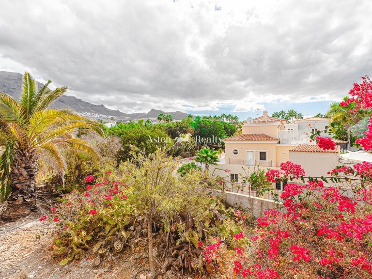 Town House for Sale in Playa Del Duque, Tenerife 5