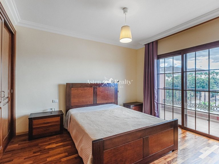 Town House for Sale in Playa Del Duque, Tenerife 15