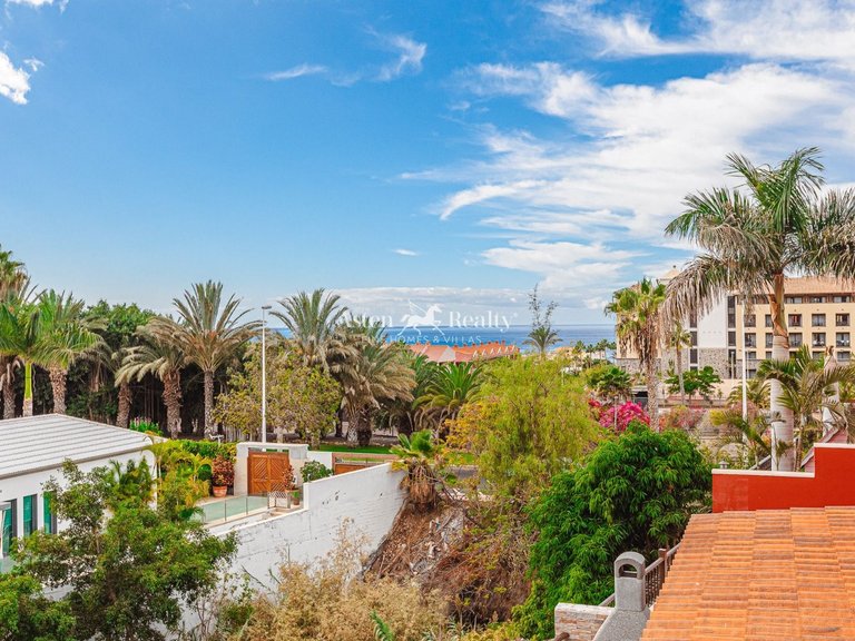 Town House for Sale in Playa Del Duque, Tenerife 13