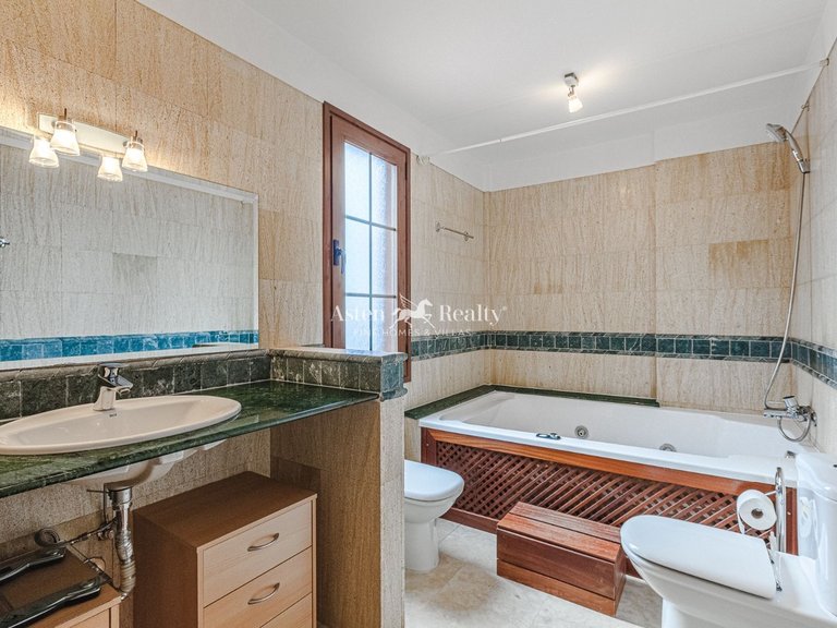 Town House for Sale in Playa Del Duque, Tenerife 17