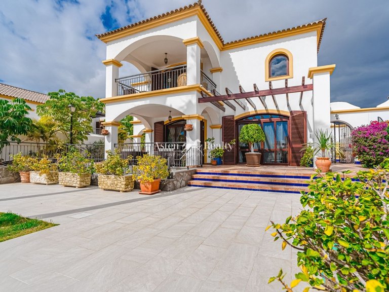 Villa for Sale in Torviscas Alto, Tenerife 2