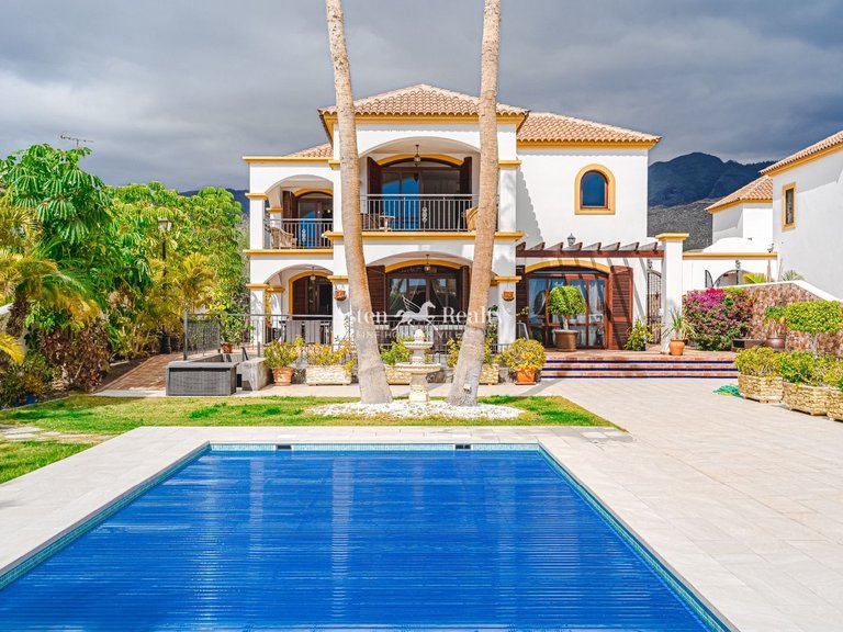 Villa for Sale in Torviscas Alto, Tenerife 3