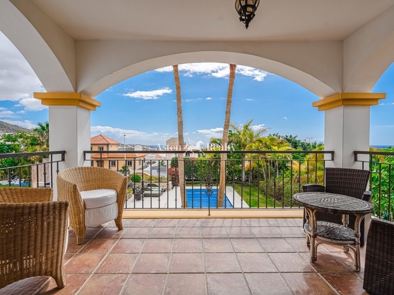 Villa for Sale in Torviscas Alto, Tenerife 39