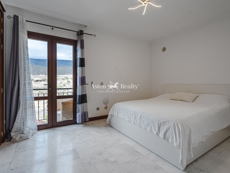 Villa for Sale in Torviscas Alto, Tenerife 46