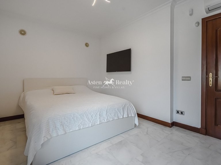 Villa for Sale in Torviscas Alto, Tenerife 47