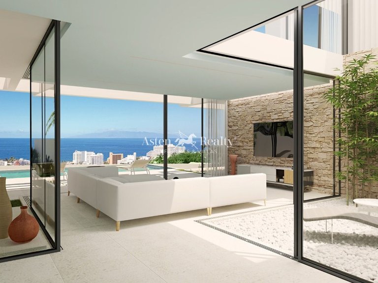 Villa for Sale in San Eugenio Alto, Tenerife 9