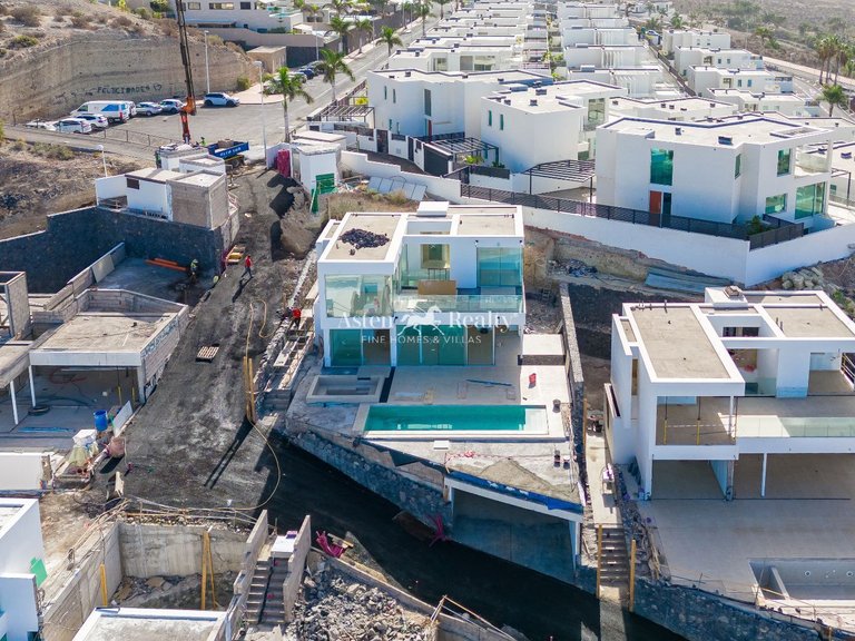 Villa for Sale in San Eugenio Alto, Tenerife 21