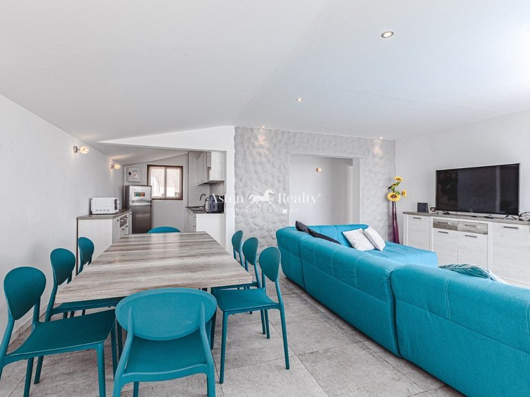 Villa for Sale in San Eugenio Alto, Tenerife 4