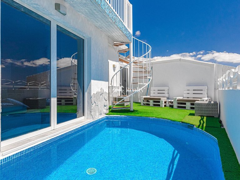 Villa for Sale in San Eugenio Alto, Tenerife 11
