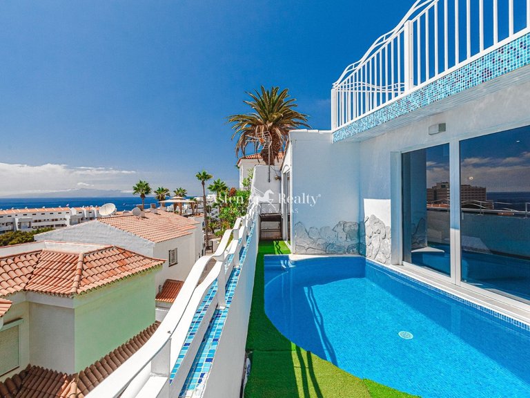 Villa for Sale in San Eugenio Alto, Tenerife 13