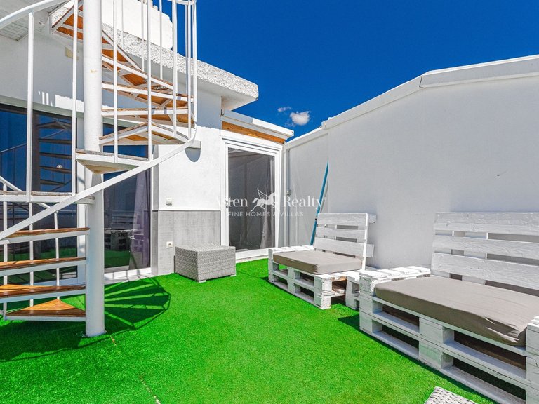 Villa for Sale in San Eugenio Alto, Tenerife 15