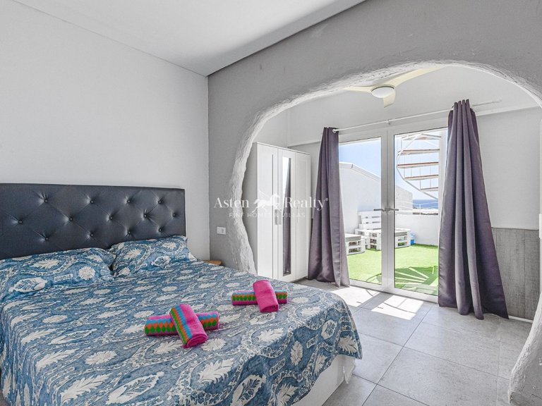 Villa for Sale in San Eugenio Alto, Tenerife 16