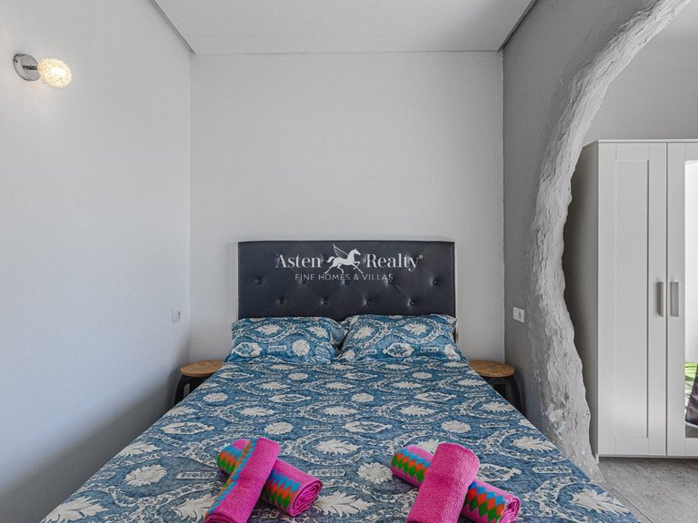 Villa for Sale in San Eugenio Alto, Tenerife 17