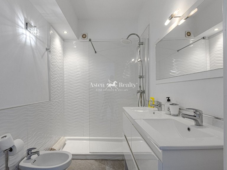 Villa for Sale in San Eugenio Alto, Tenerife 20