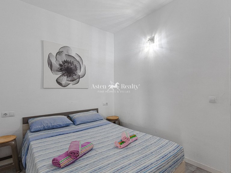 Villa for Sale in San Eugenio Alto, Tenerife 24