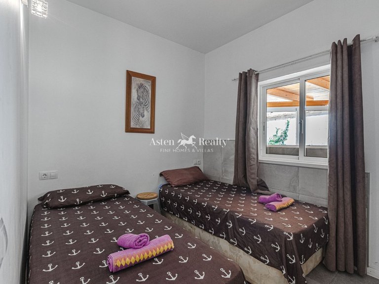 Villa for Sale in San Eugenio Alto, Tenerife 28