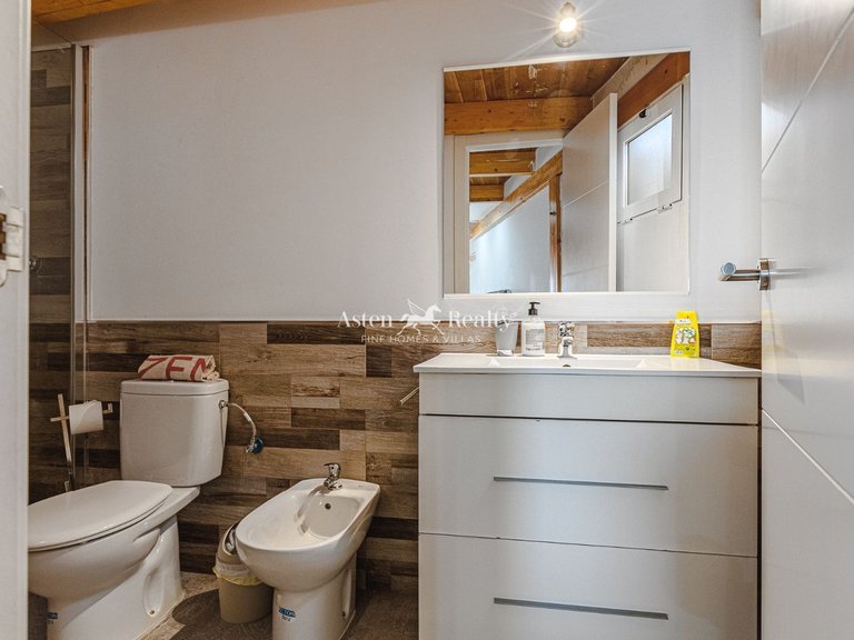 Villa for Sale in San Eugenio Alto, Tenerife 35