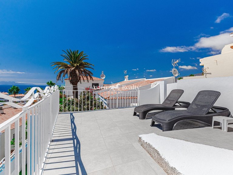 Villa for Sale in San Eugenio Alto, Tenerife 37