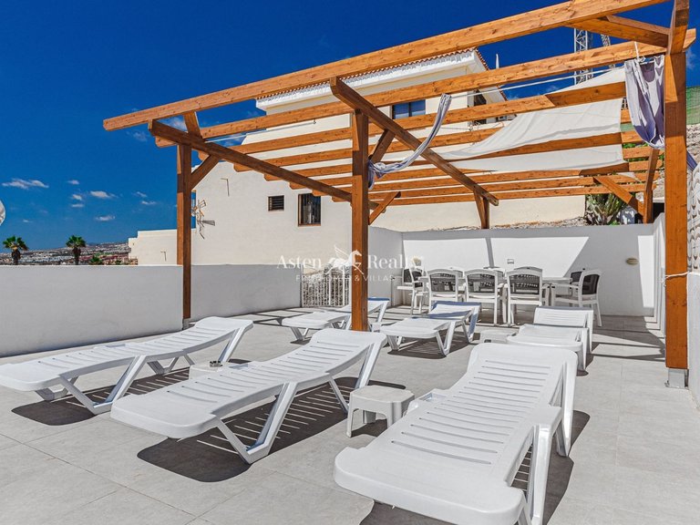Villa for Sale in San Eugenio Alto, Tenerife 38