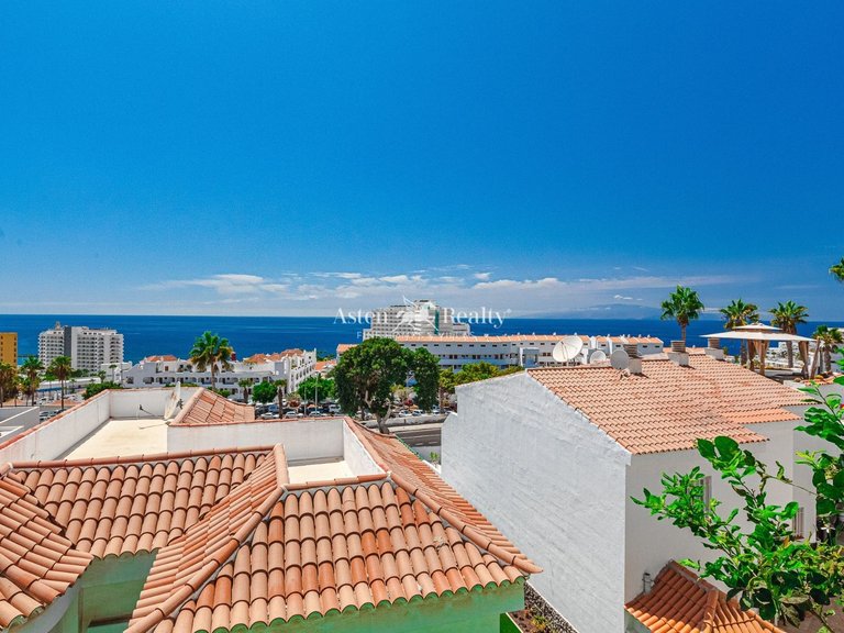Villa for Sale in San Eugenio Alto, Tenerife 44
