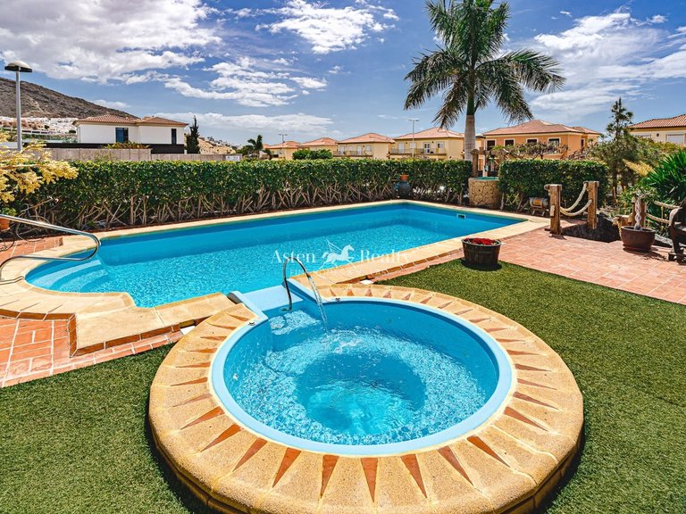 Villa for Sale in Torviscas Alto, Tenerife 6