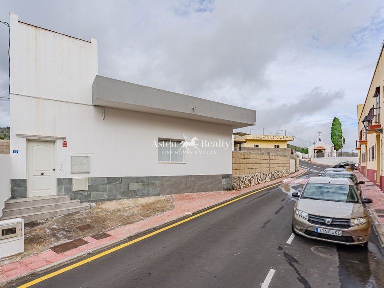 Villa for Sale in San Miguel, Tenerife 3