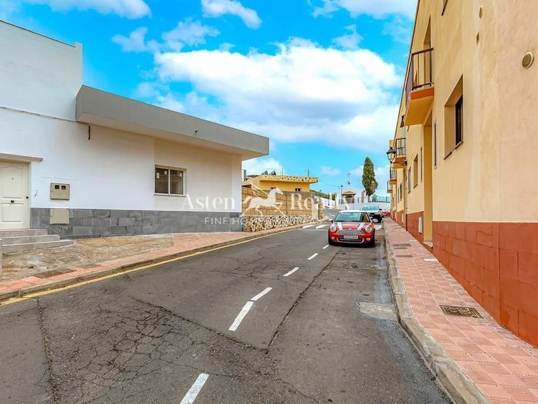 Villa for Sale in San Miguel, Tenerife 1