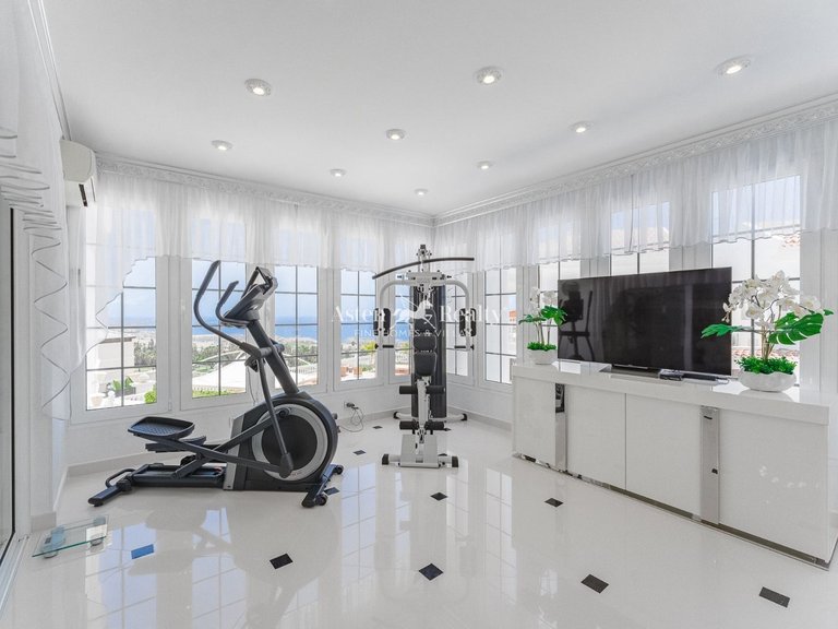 Villa for Sale in La Caleta, Tenerife 19