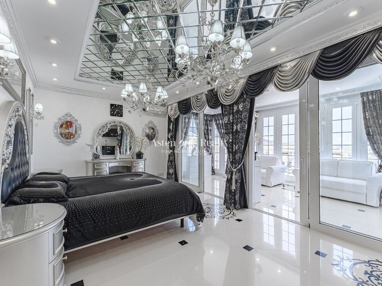 Villa for Sale in La Caleta, Tenerife 33