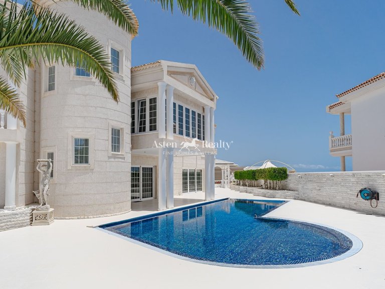 Villa for Sale in La Caleta, Tenerife 4