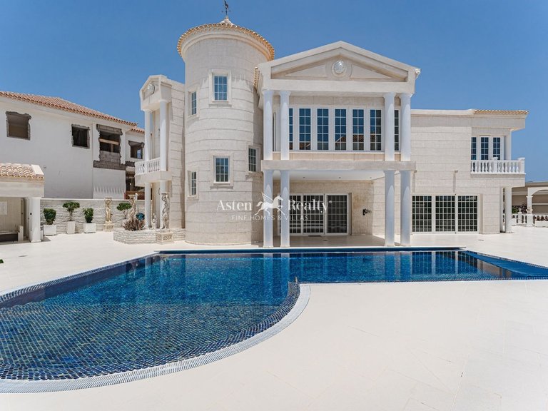 Villa for Sale in La Caleta, Tenerife 3