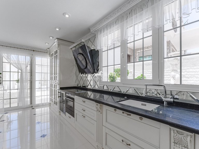 Villa for Sale in La Caleta, Tenerife 15