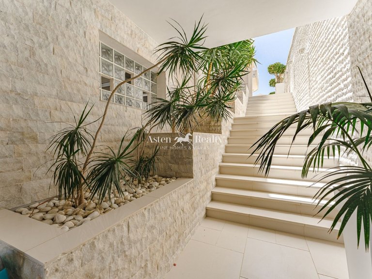 Villa for Sale in La Caleta, Tenerife 7