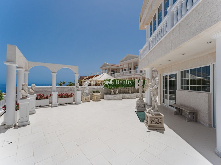 Villa for Sale in La Caleta, Tenerife 6