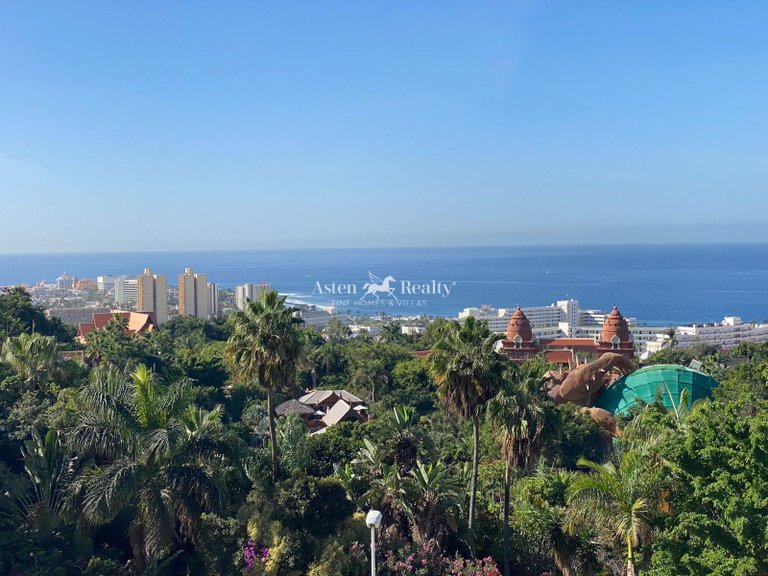 Villa for Sale in San Eugenio Alto, Tenerife 3