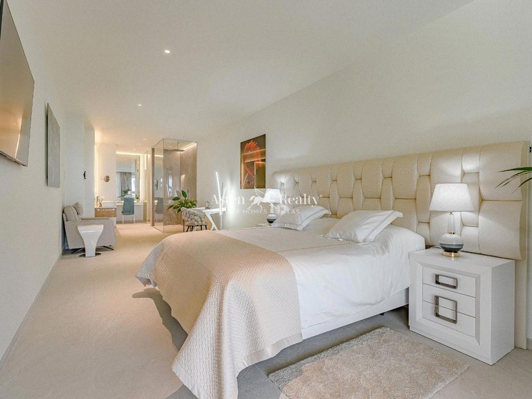 Villa for Sale in San Eugenio Alto, Tenerife 14