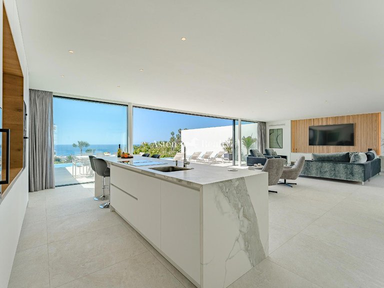 Villa for Sale in San Eugenio Alto, Tenerife 9