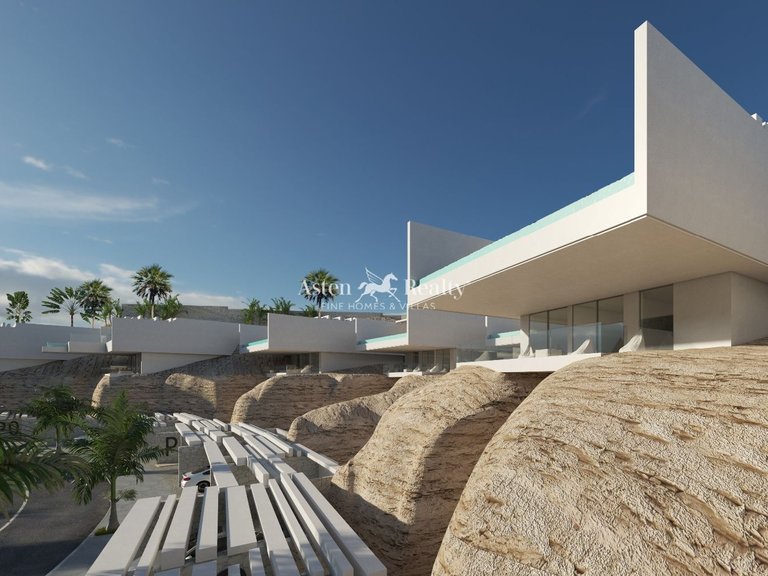 Villa for Sale in San Eugenio Alto, Tenerife 2