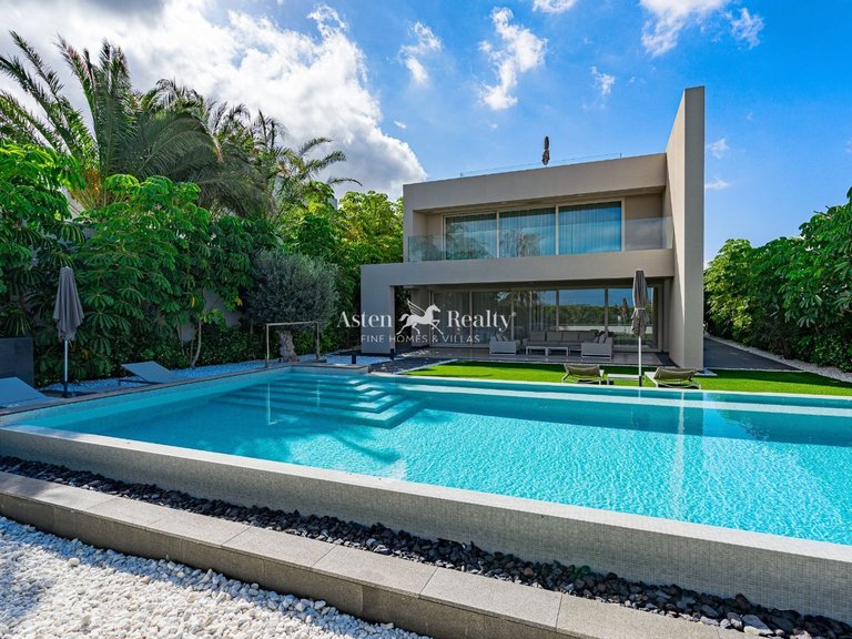 Villa for Sale in La Caleta, Tenerife 8