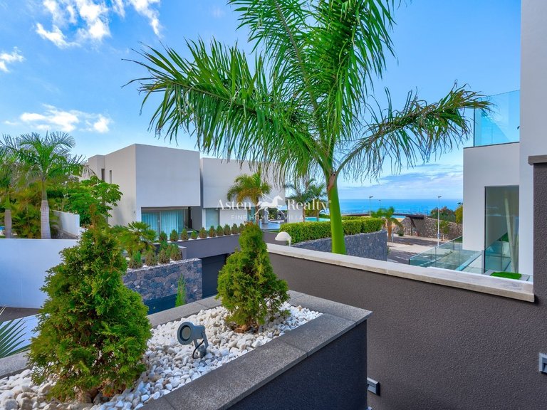 Villa for Sale in La Caleta, Tenerife 28
