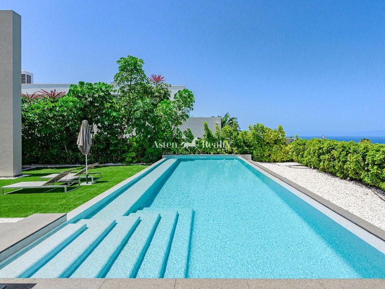 Villa for Sale in La Caleta, Tenerife 1