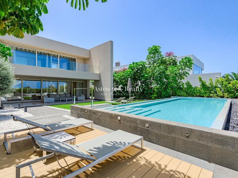 Villa for Sale in La Caleta, Tenerife 11