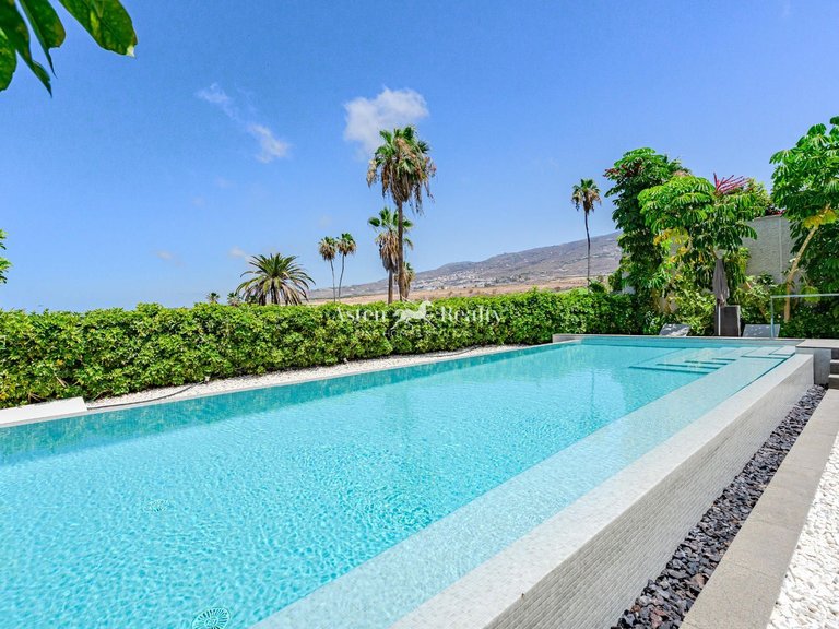 Villa for Sale in La Caleta, Tenerife 5