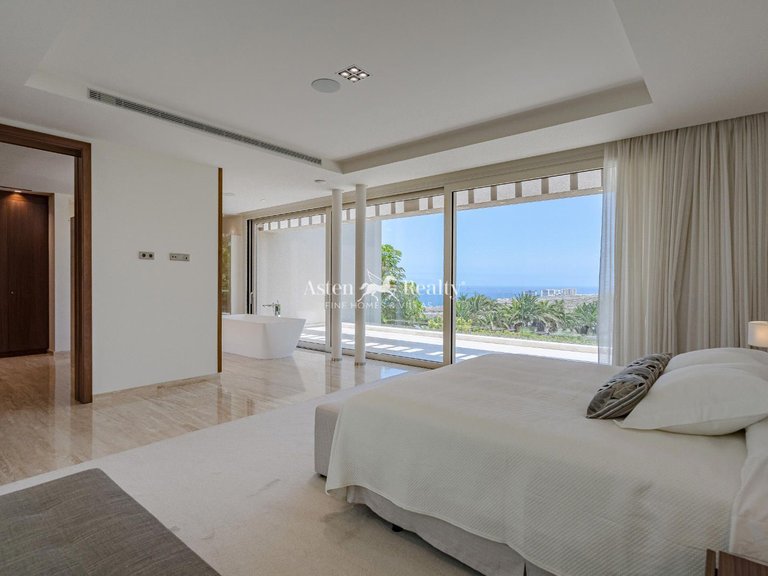 Villa for Sale in La Caleta, Tenerife 37