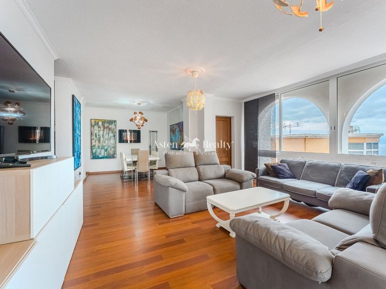 Villa for Sale in San Eugenio Alto, Tenerife 5